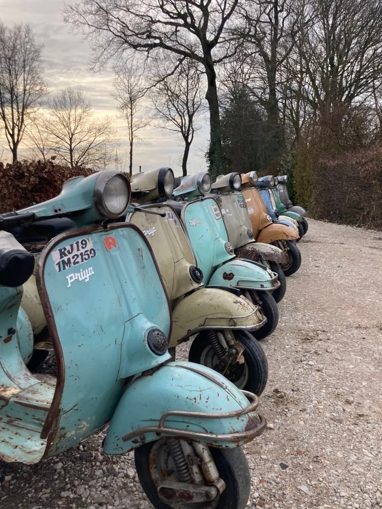 unieke retro items en spullen vor de inrichting van een bruin-cafe en mancave mannenkamer